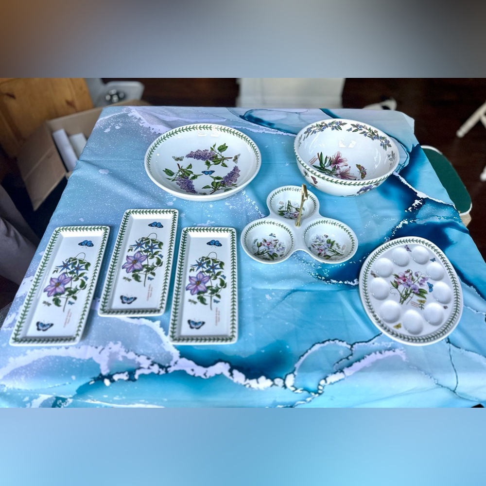 Seven (7) Piece Lot of Portmeirion Botanical Garden Serving Plates LARGE Bowels